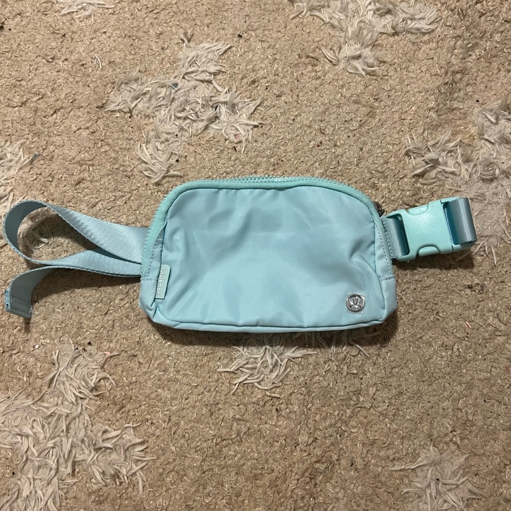 lululemon belt bag